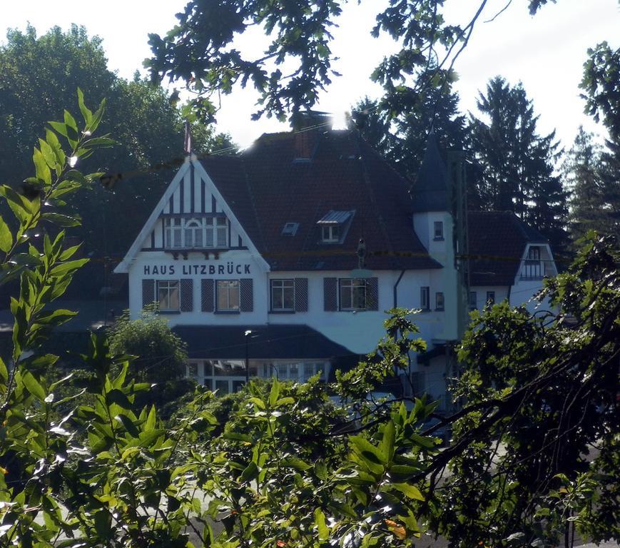 Отель Haus Litzbruck Дюссельдорф Экстерьер фото